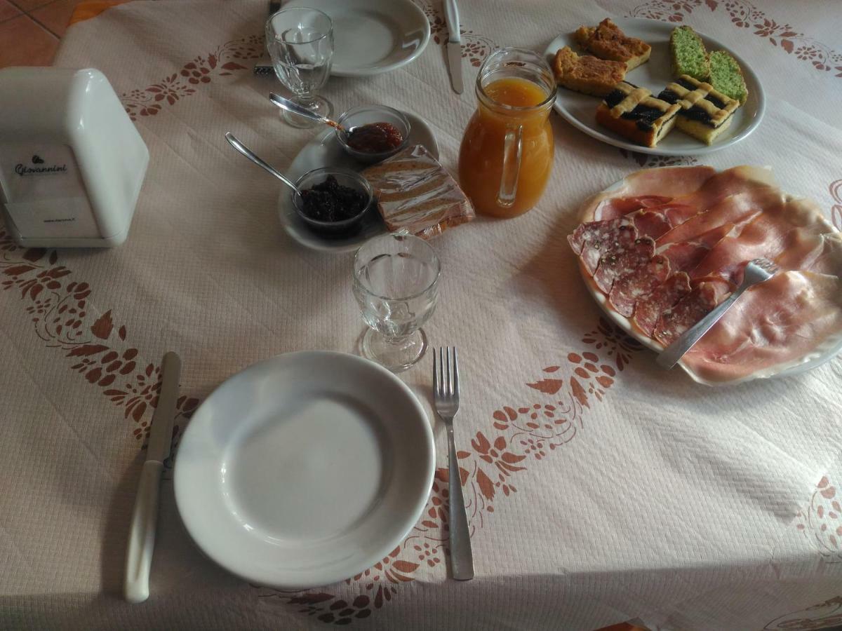 Agriturismo La Quiete Roncofreddo エクステリア 写真
